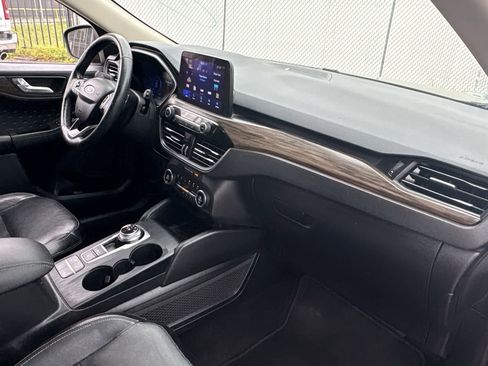 Used 2020 Ford Escape Titanium image 18