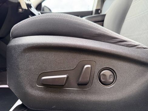 Used 2018 Kia Sorento FWD image 18