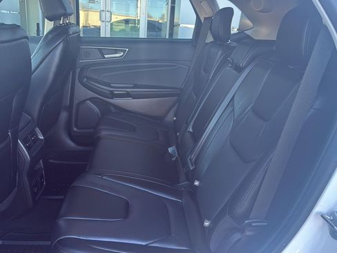 Used 2022 Ford Edge Titanium image 11