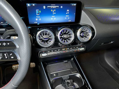 Certified 2025 Mercedes-Benz GLA 250 4MATIC image 27