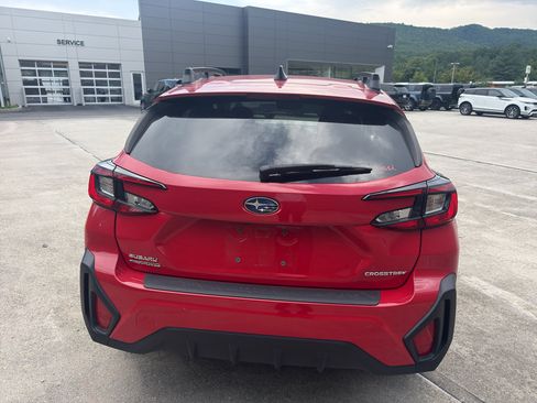 Used 2024 Subaru Crosstrek 2.0i Premium AWD/4WD image 8