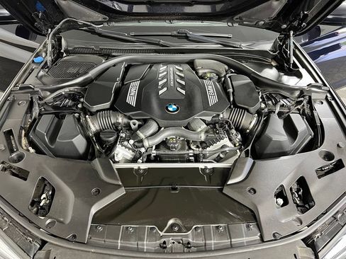 Used 2023 BMW M550i xDrive w/ Executive Package AWD/4WD image 32