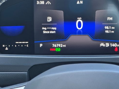 Used 2022 Volkswagen Tiguan SE w/ Panoramic Sunroof Package image 27