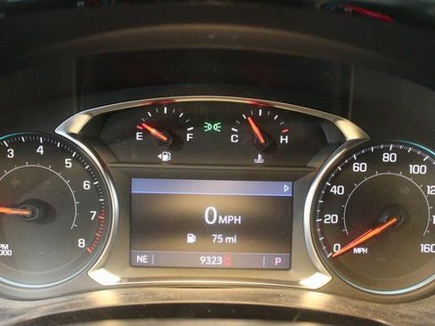 Used 2023 Chevrolet Traverse LT image 24