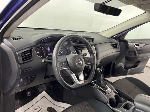 Used 2018 Nissan Rogue SV w/ Sun & Sound Touring Package image 15