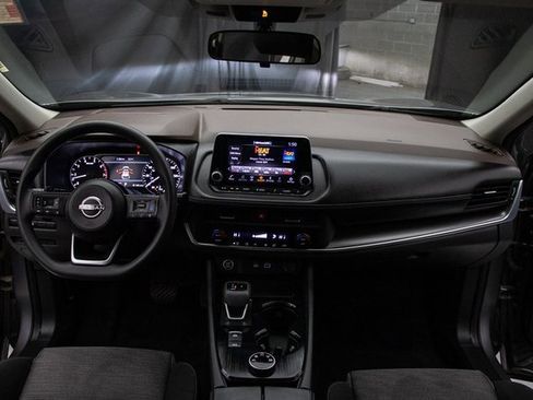 Used 2023 Nissan Rogue SV image 21