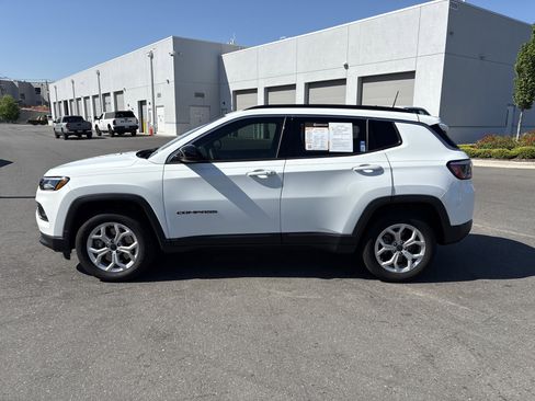 Certified 2025 Jeep Compass Latitude image 6