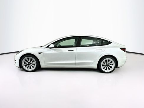 Used 2023 Tesla Model 3 Standard Range RWD image 4
