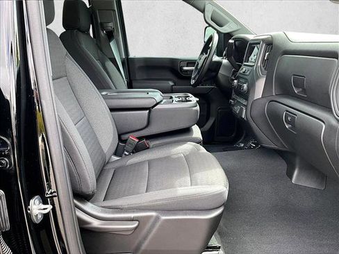 Used 2024 Chevrolet Silverado 2500 Custom w/ Custom Value Package image 9