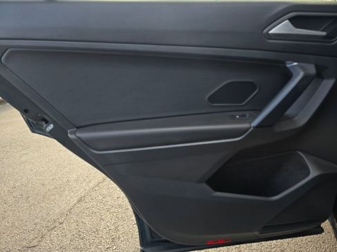 Used 2019 Volkswagen Tiguan SE w/ 3rd Row Seat Package image 21