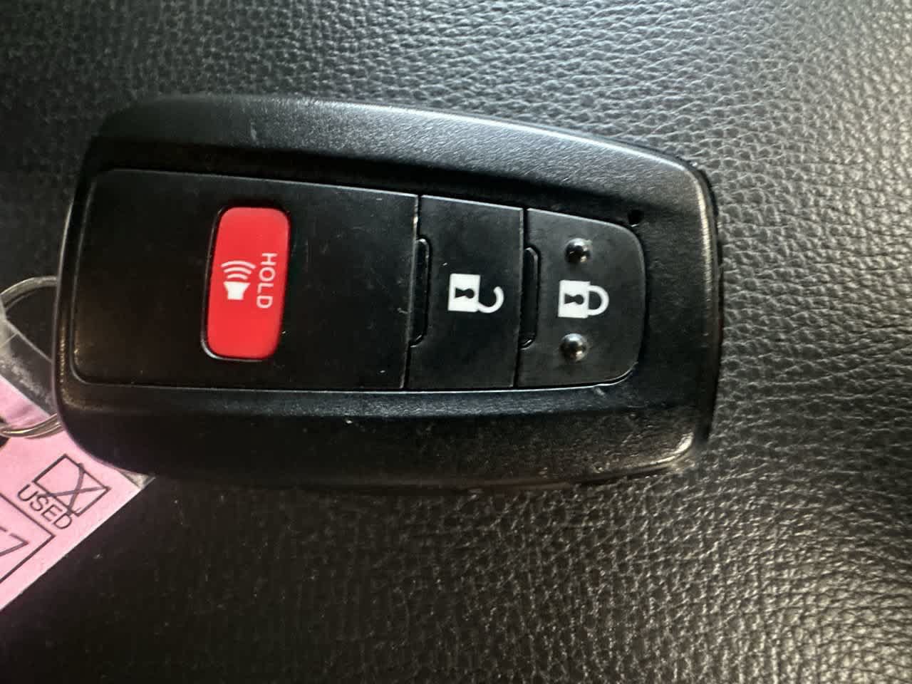 Used 2025 Toyota RAV4 XLE FWD image 28