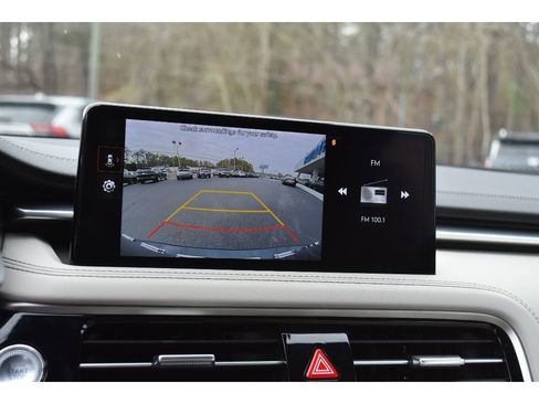 Used 2025 Genesis G70 2.5T image 23