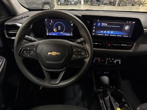 Used 2025 Chevrolet TrailBlazer LT AWD/4WD image 26