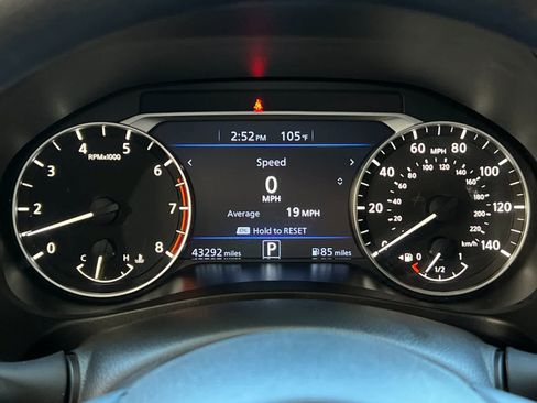 Used 2025 Nissan Altima 2.5 SV FWD image 24