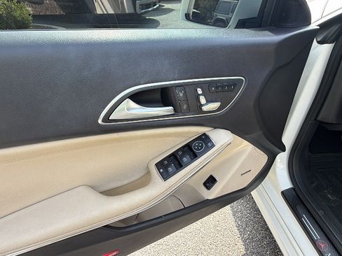 Used 2017 Mercedes-Benz CLA 250 image 15