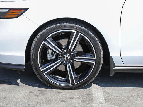 Used 2023 Honda Accord Sport image 9