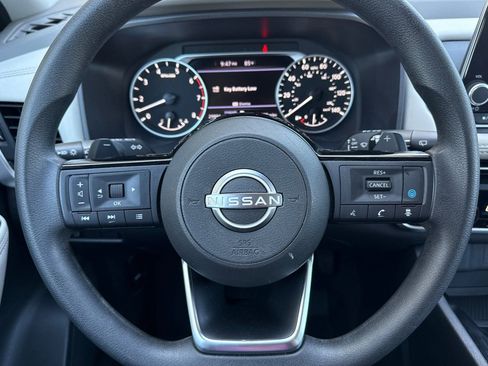 Used 2023 Nissan Rogue SV FWD image 29