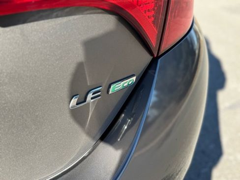 Certified 2018 Toyota Corolla LE w/ Carpet Mat Package (TMS) image 35