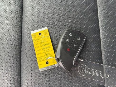 Used 2024 Chevrolet Traverse Z71 w/ LPO, Floor Liner Package AWD/4WD image 8
