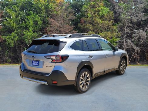 Used 2025 Subaru Outback Touring XT image 16
