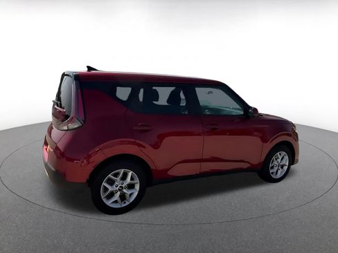 Used 2025 Kia Soul LX w/ LX Technology Package FWD image 15