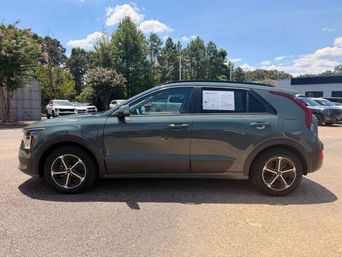 Certified 2023 Kia Niro EX FWD image 2