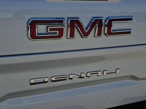 Used 2021 GMC Sierra 1500 Denali w/ Driver Alert Package II AWD/4WD image 31