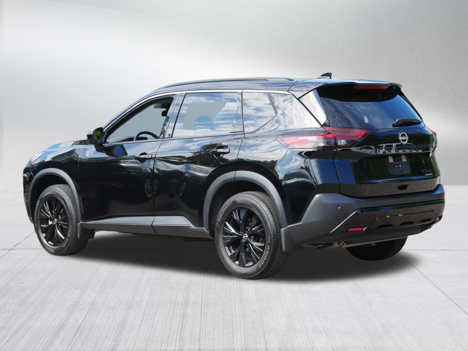 Certified 2023 Nissan Rogue SV w/ SV Premium B Package AWD/4WD image 5