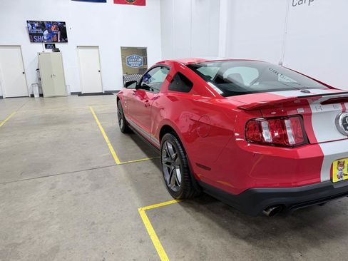 Used 2010 Ford Mustang Shelby GT500 RWD image 21