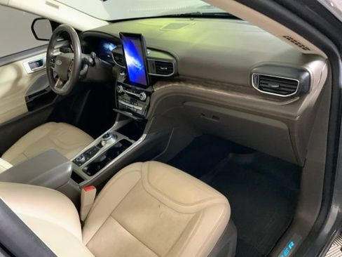 Used 2021 Ford Explorer Platinum w/ Equipment Group 601A AWD/4WD image 33