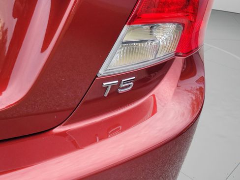 Used 2013 Volvo C70 T5 image 21