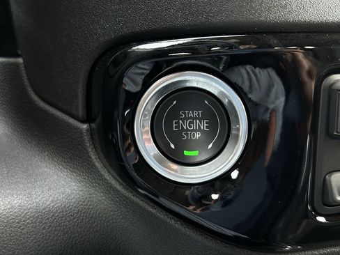 Used 2025 Chevrolet Silverado 2500 LTZ w/ LTZ Convenience Package image 26