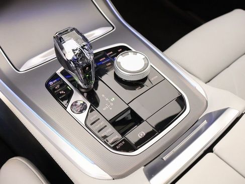 Used 2023 BMW X5 sDrive40i w/ Premium Package image 9