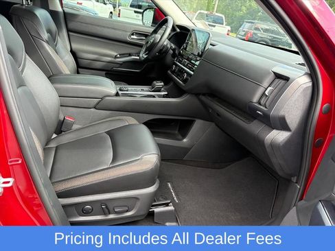 Certified 2023 Nissan Pathfinder SL w/ Black Appearance Package AWD/4WD image 19