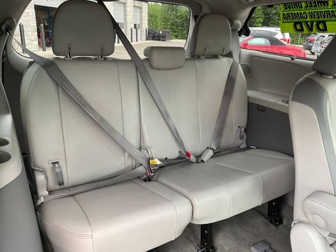 Used 2014 Toyota Sienna Limited w/ Limited Premium Package AWD/4WD image 40