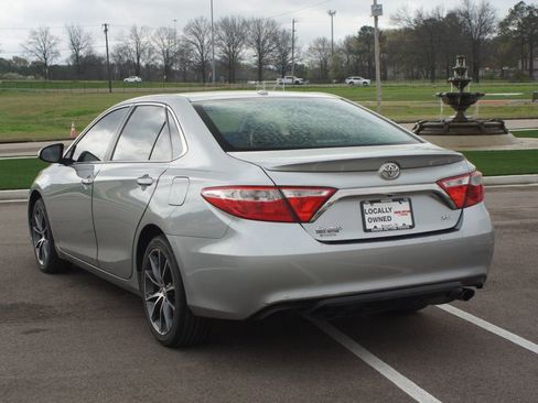 Used 2017 Toyota Camry XSE w/ Moonroof Package image 13