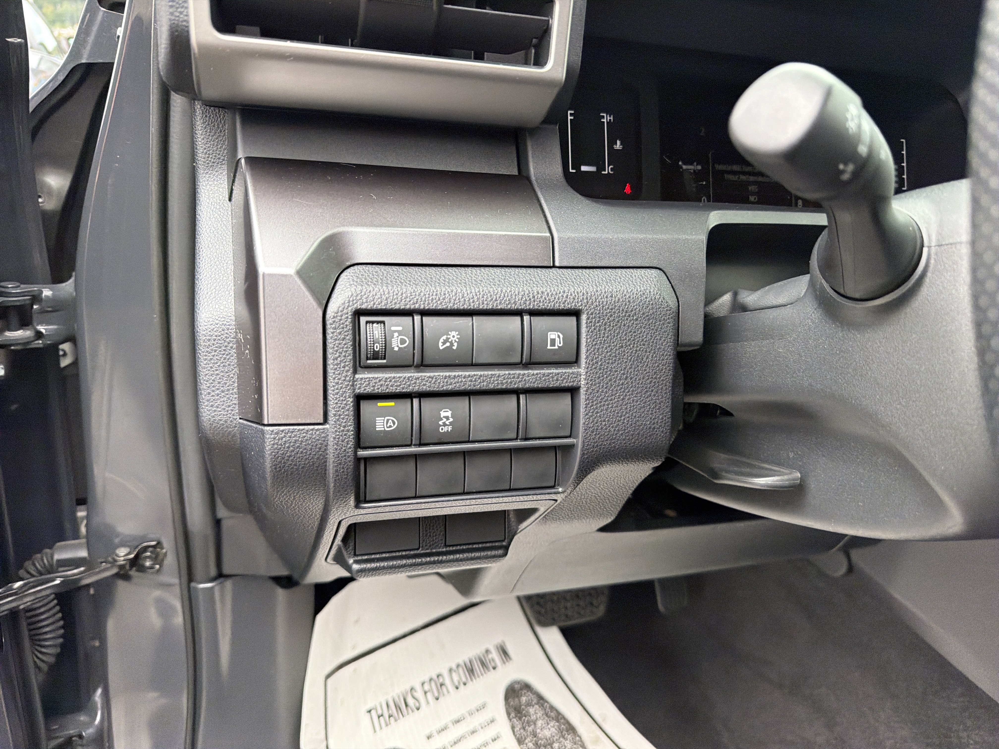Used 2025 Toyota 4Runner SR5 AWD/4WD image 17
