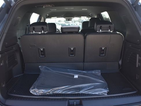 New 2026 Chevrolet Traverse High Country w/ LPO, Floor Liner Package image 19