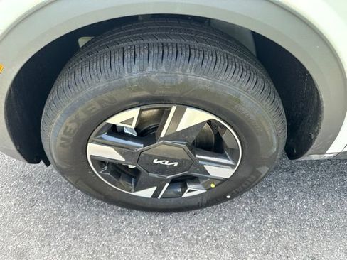 New 2026 Kia Sportage LX AWD/4WD image 16