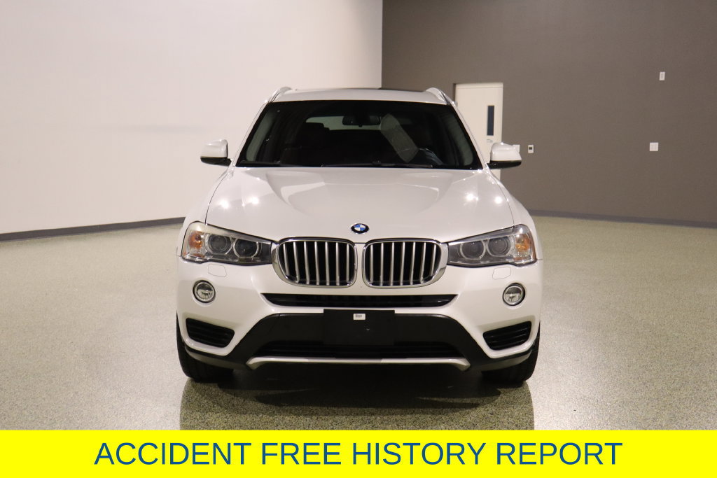 Used 2017 BMW X3 sDrive28i RWD image 2