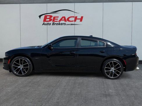 Used 2016 Dodge Charger R/T w/ Navigation & Travel Group RWD image 5