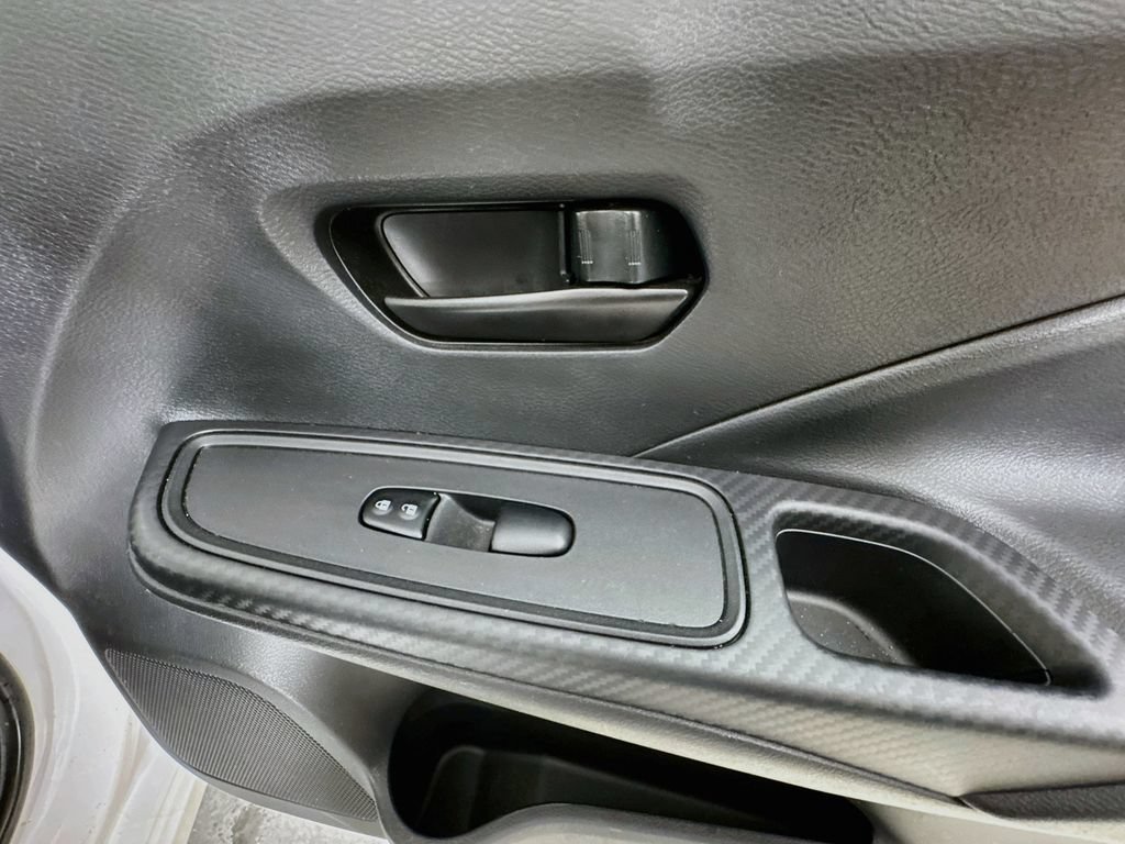 Used 2020 Nissan Versa S FWD image 31