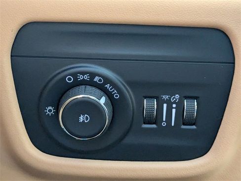 Used 2024 Jeep Grand Cherokee L Summit image 42