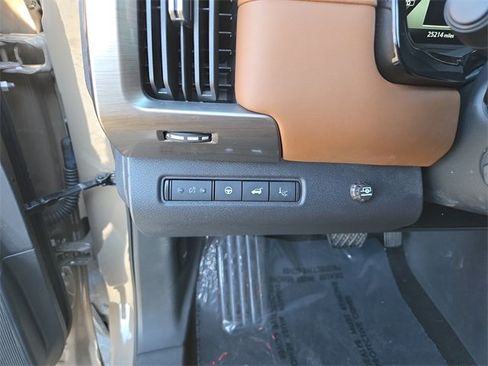 Certified 2024 Nissan Pathfinder Platinum w/ Cargo Package image 19