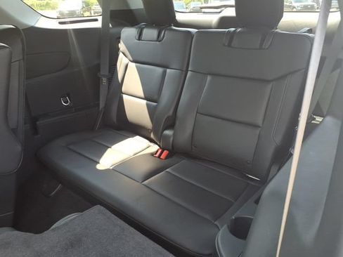 Used 2024 Ford Explorer XLT w/ Equipment Group 202A AWD/4WD image 9