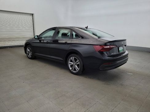 Used 2024 Volkswagen Jetta SE FWD image 3