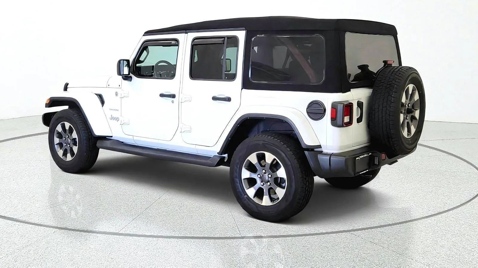 Used 2022 Jeep Wrangler Unlimited Sahara AWD/4WD image 6