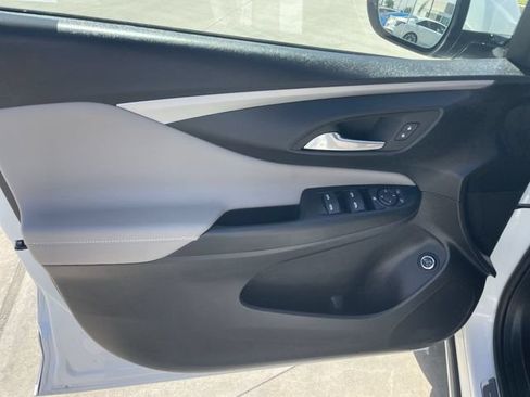 Used 2025 Buick Envista Avenir FWD image 21