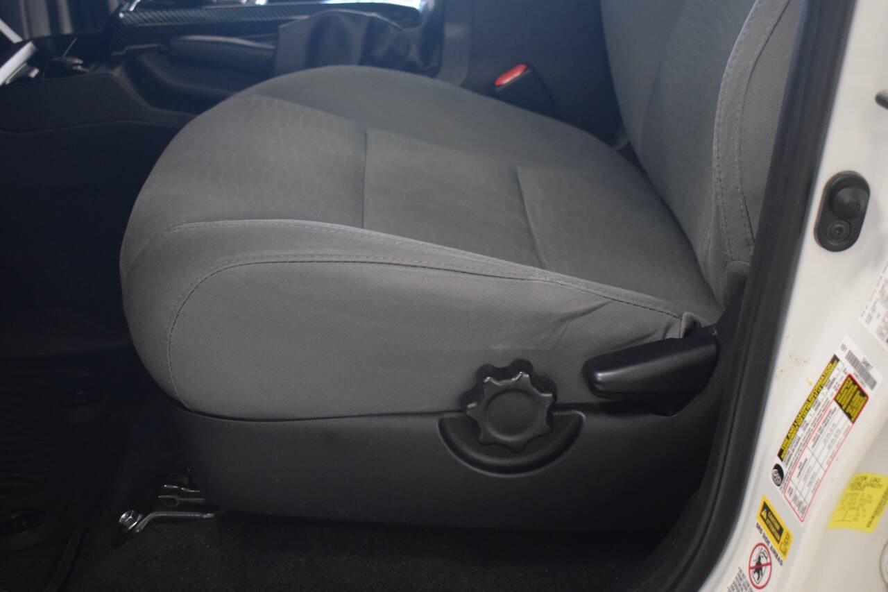Used 2017 Toyota Tacoma SR5 RWD image 40