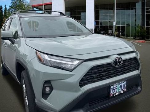 Used 2022 Toyota RAV4 XLE Premium AWD/4WD image 22